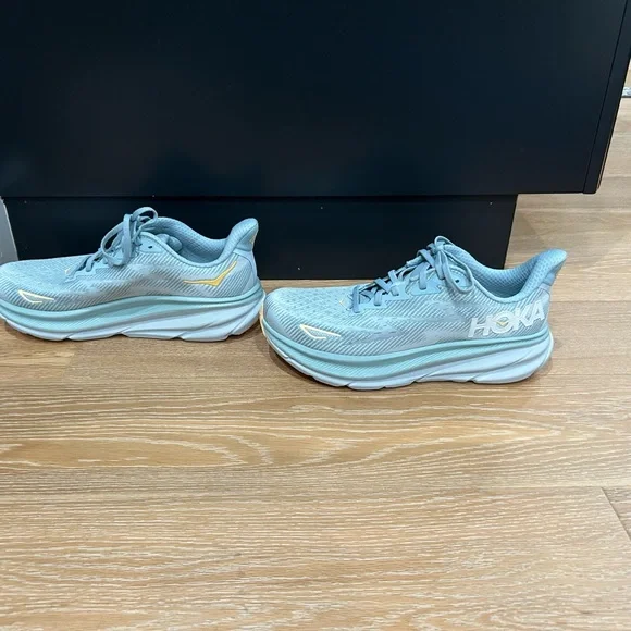 HOKA One One Clifton 9 men’s size 9.5 - Picture 2 of 9
